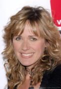 How tall is Carol Smillie?